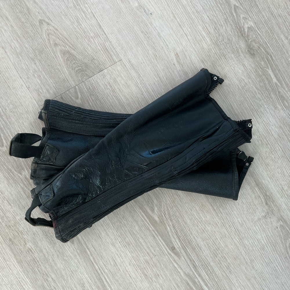 Leather horse riding half chaps